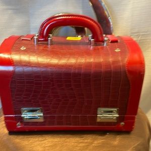 Manchester 1970s red alligator makeup case